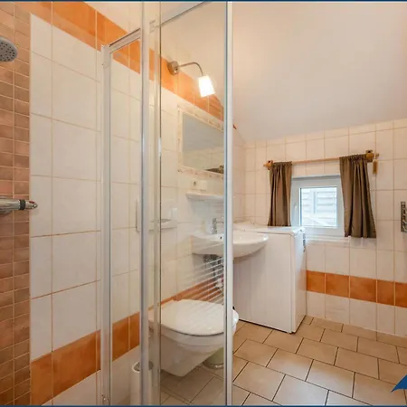 Pauline Apartment